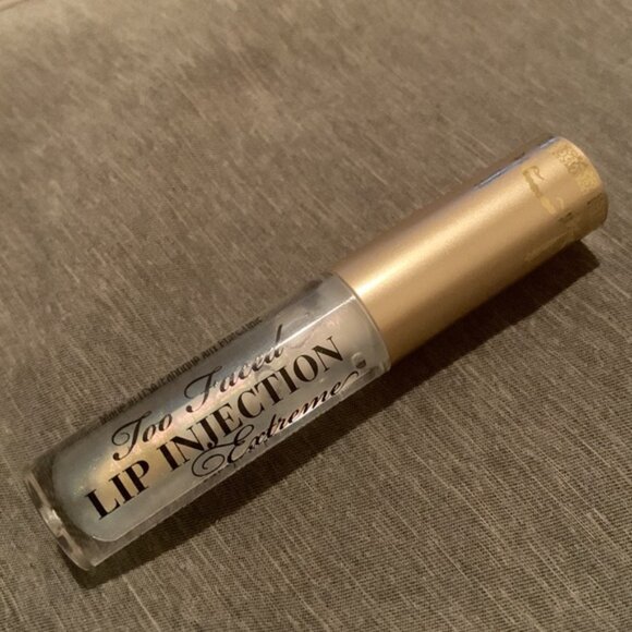 NWT Too Faced Lip Injection extreme - Picture 2 of 3
